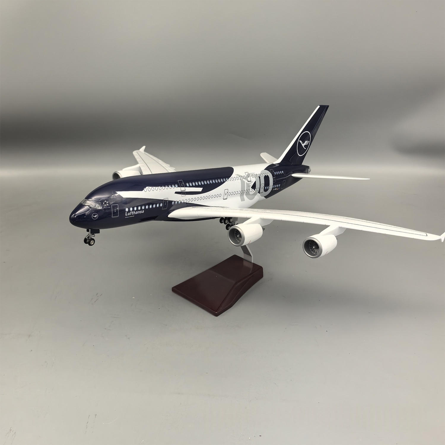 Nowy model samolotu Lufthansa  – Model Kit Airplane recenzja i cena