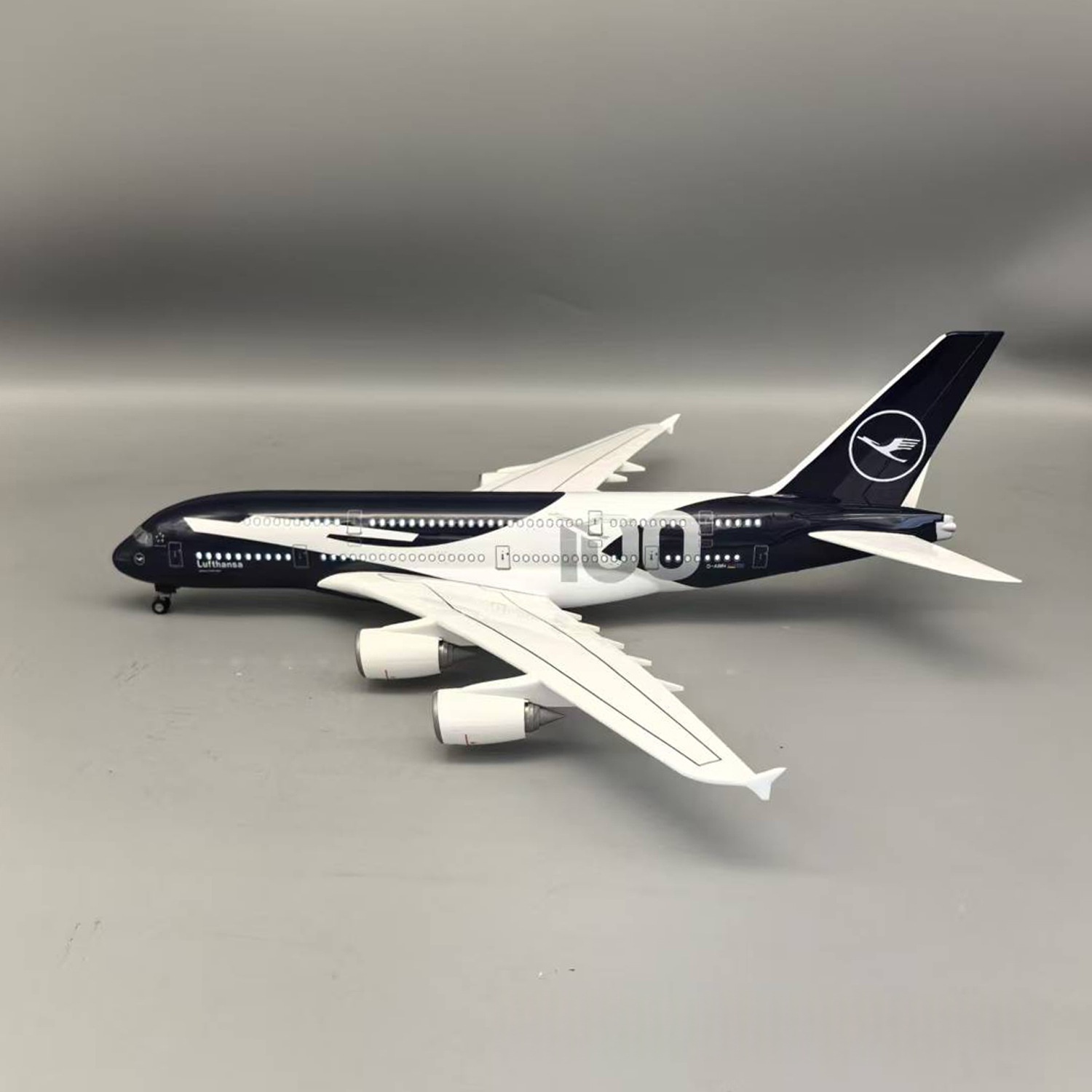 Nowy model samolotu Lufthansa  – Model Kit Airplane recenzja i cena