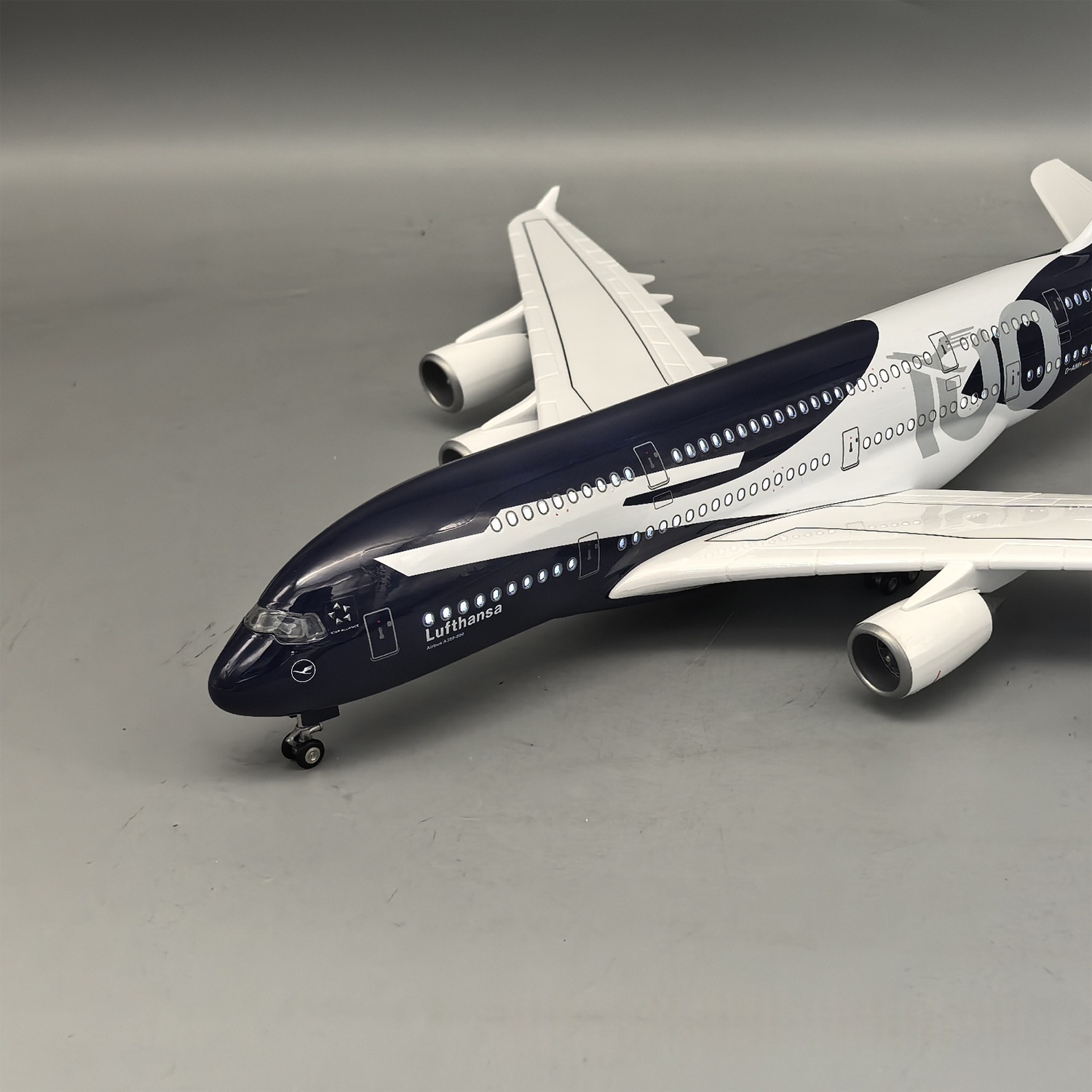 Nowy model samolotu Lufthansa  – Model Kit Airplane recenzja i cena
