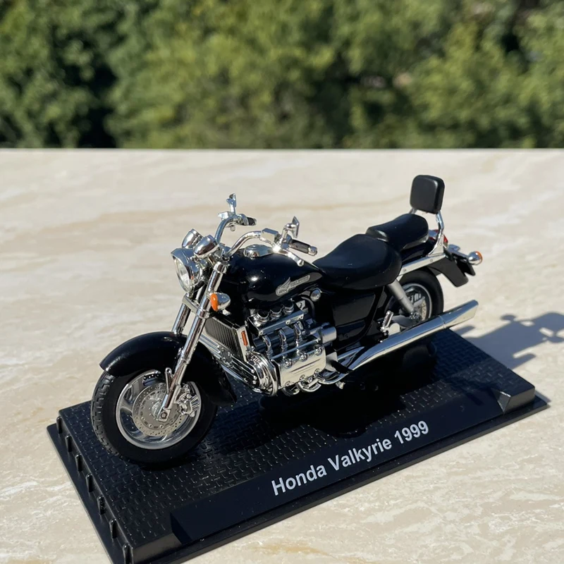 1:18 ze stopu 1999 Valkyrie To – Model Kit Valkyrie recenzja i cena
